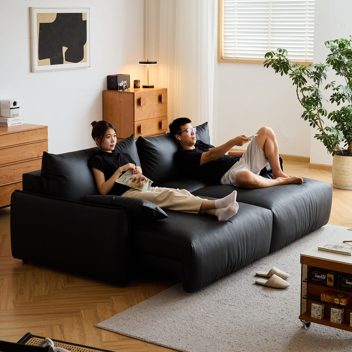Modern genuine leather electric recliner 2 seater sofa layered structure.